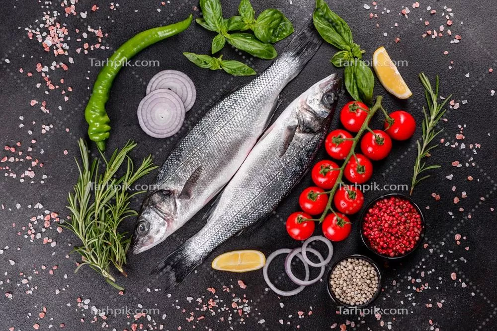 ماهی تازه سیبزمینی و مواد لازم برای پختن ماهی خام سیبزمینی