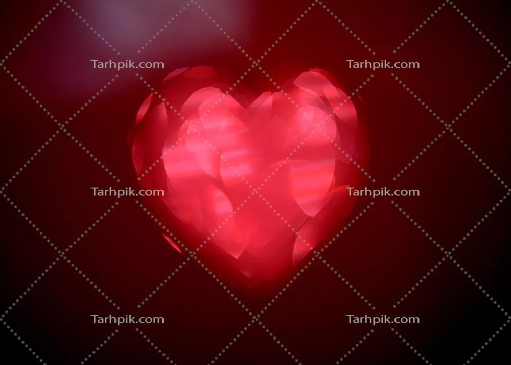 حالت قلبی سرخ درخشان و تار با نور بوکه روی پسزمینه سیاه