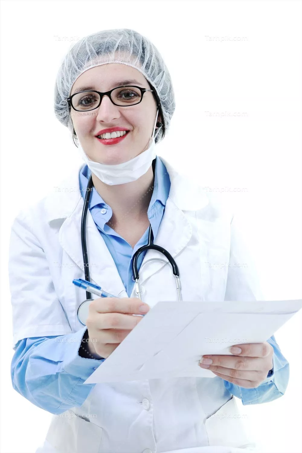 زنی پرستار با احساس تنهایی و انزوای شدید در محیط کار