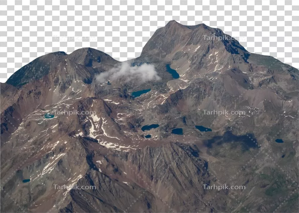 نما و آسمان شفاف در خط الراس کوهستانی با زیبایی خیره کننده