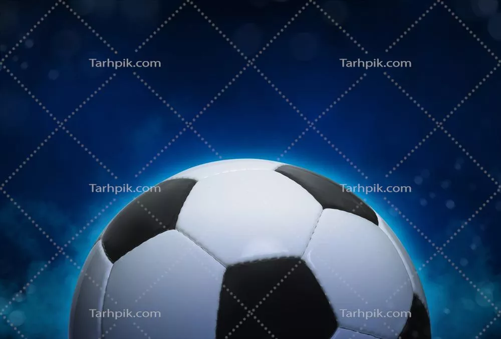 توپ فوتبال در پسزمینه دود آبی: زیبایی و جذابیت ورزشی