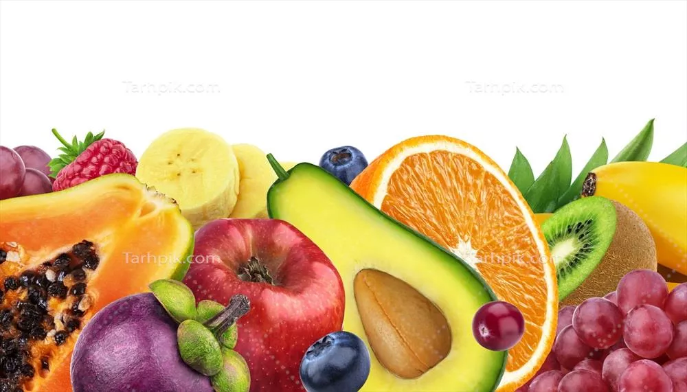 تنوع میوههای عجیب و غریب روی پسزمینه سفید با فضای خالی - میوهها و توتهای تازه و سالم در نمای نزدیک