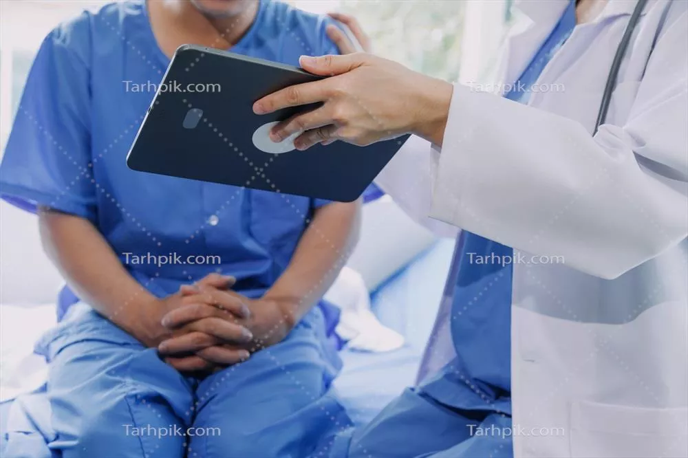 مشاوره یک بیمار مرد با پزشک یا روانپزشک برای تشخیص بیماریهای مردان و مشکلات سلامت روان