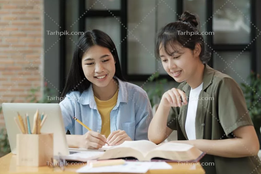 کمک به دوستان برای یادگیری و پیشرفت تحصیلی دانشجویان آسیایی جوان در دانشگاه