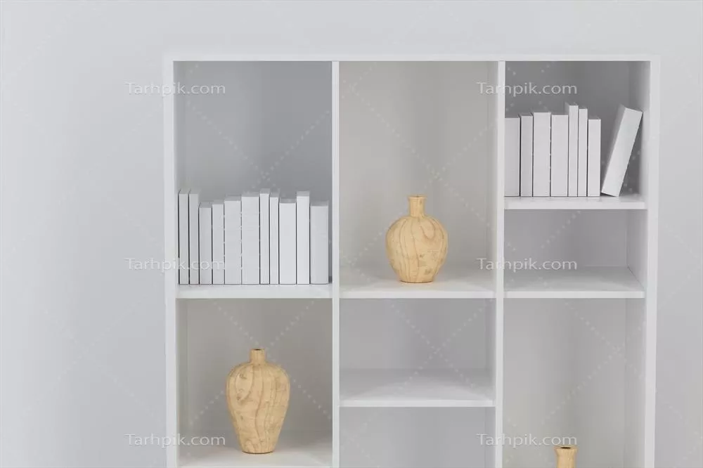 مدل سه بعدی از یک کمد با کتابها و گلدانها در یک خانه جدید خالی
