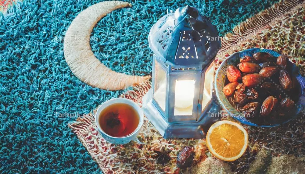 قندیل سنتی رمضان و عید با طراحی هوش مصنوعی بههمراه هلال ماه و ظروف میوه
