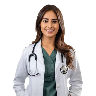 فراوری تصویر یک پزشک زن با گوشی پزشکی در پسزمینه شفاف