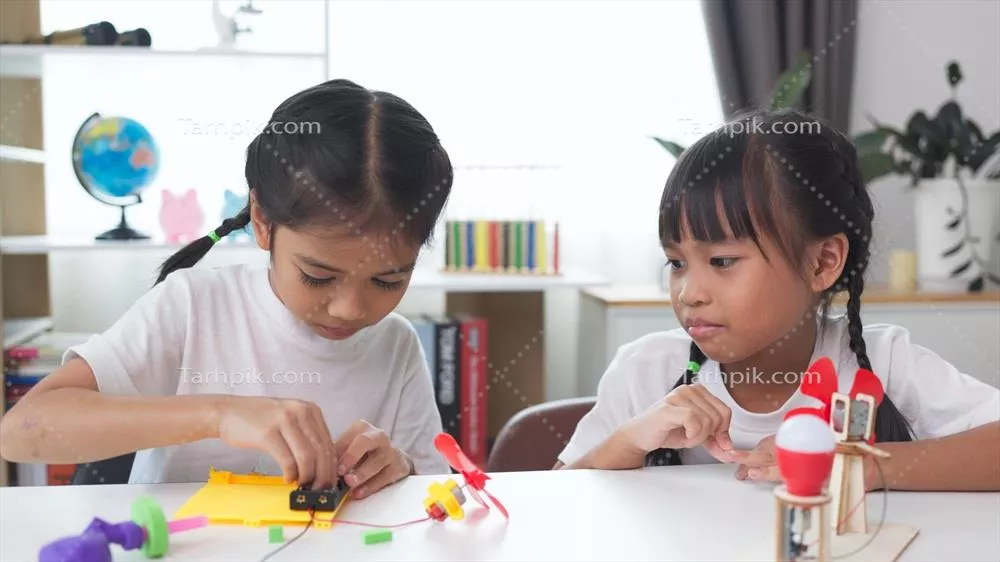 آموزش STEM برای دانشآموزان آسیایی: یادگیری در خانه با اسباببازیهای STEM و مفاهیم ریاضی، مهندسی، علم و فناوری