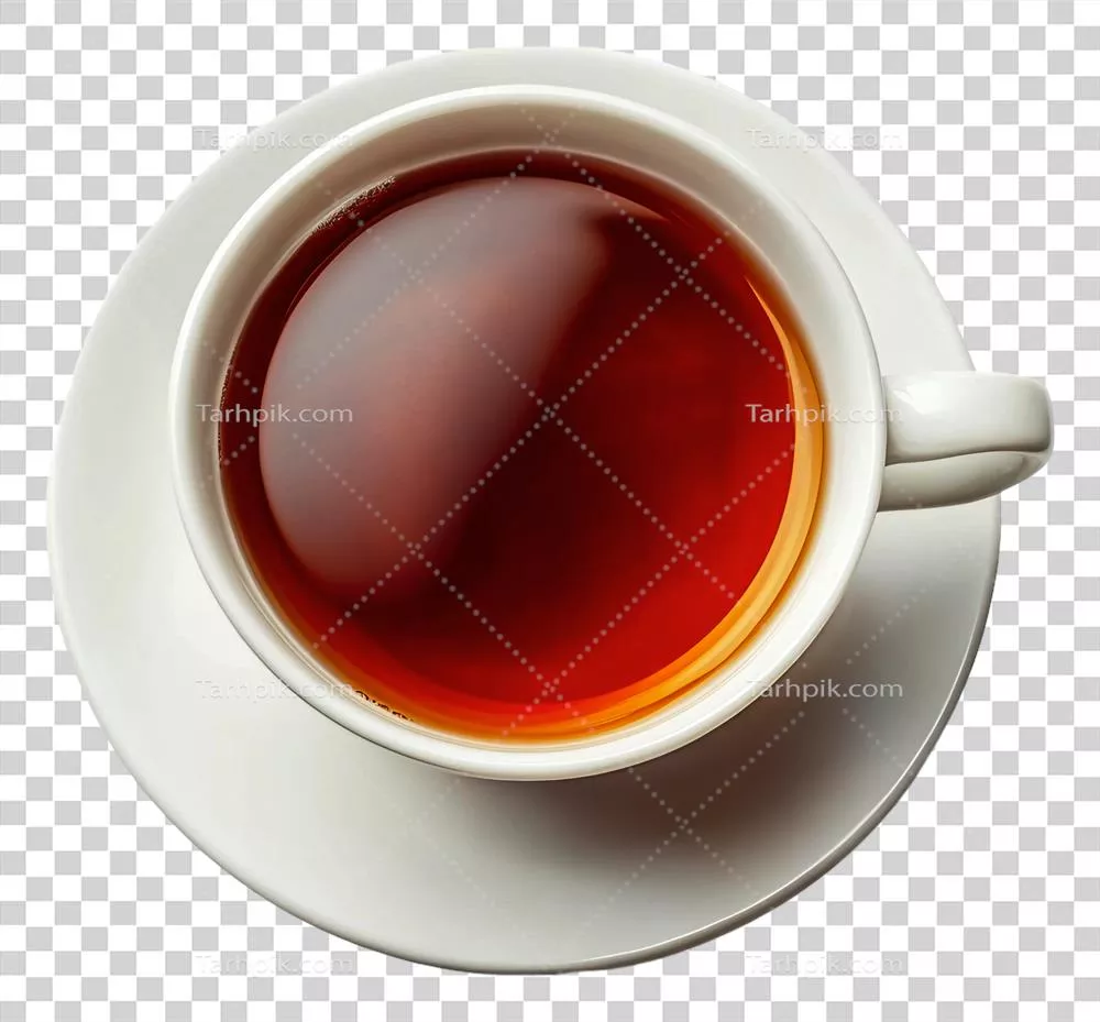 فنجان تازه دم کرده چای بر روی نعلبکی سفید با برش تمیز