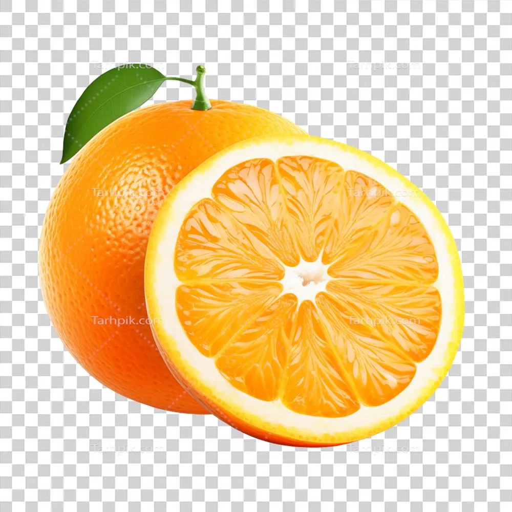 پرتقال تازه و آبدار نصف شده با برگ سبز در بالای آن