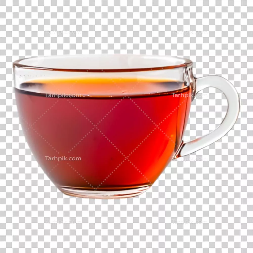 چای تازه دم شده در فنجان شفاف با رنگ طلايی گرم