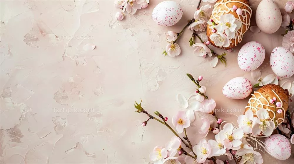 کارت تعطیلات با طراحی گلهای گیلاس و تخ eggsهای عید پاک در نمای صاف