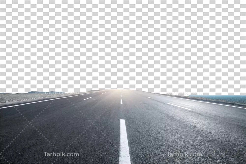 جادهای باز و بیابانی به سمت افق با آسمان آبی و ابرها؛ نماد ماجراجویی و کشف