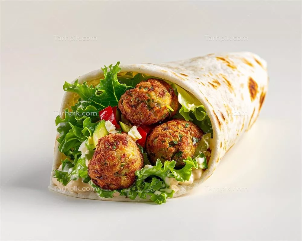 بوری تو با کوفته و کاهو بر روی سطح سفید