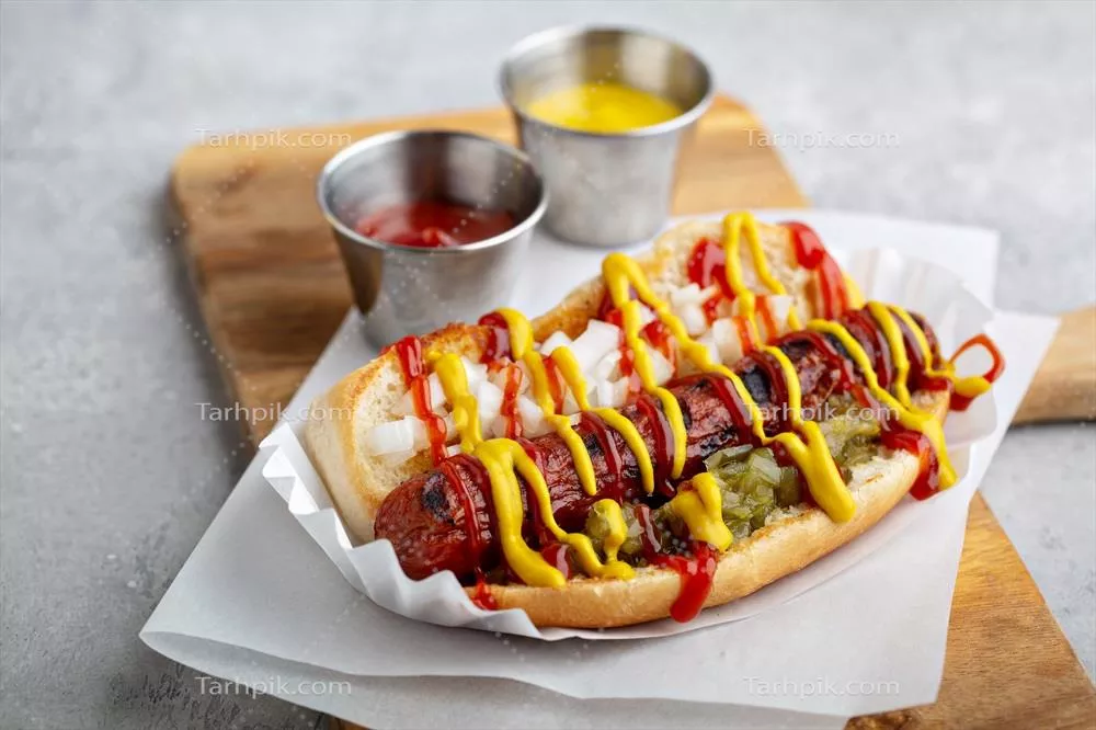 هوت داگ گوشت بقری کلاسیک آمریکایی با طعم بینظیر و تازه