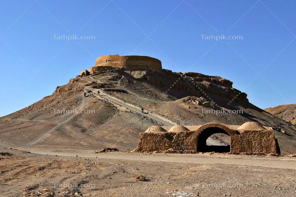 عکس نمایی از برج سکوت در یزد، میراث فرهنگی و تاریخی زرتشتیان ایران