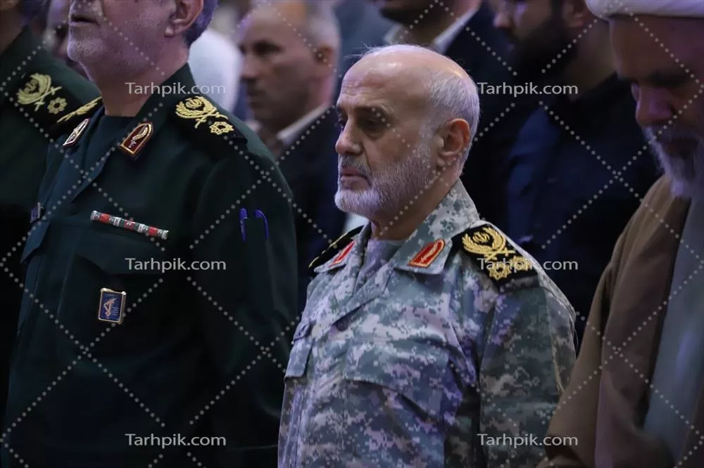 عکس تصویری از افسران ارشد نظامی در یک مراسم رسمی