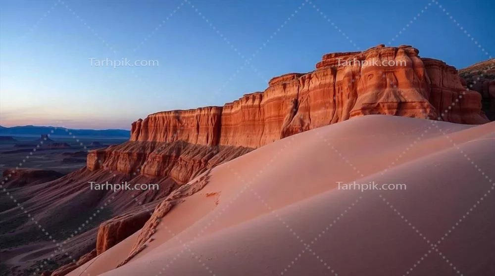 عکس تپه‌های شنی بیابان در غروب آفتاب: زیبایی طبیعی و سحرآمیز