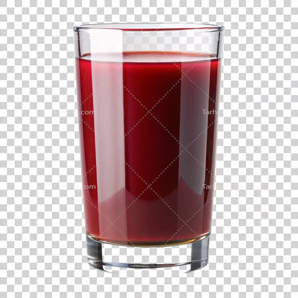 عکس دوربری لیوانی از آبمیوه قرمز، ایزوله شده بر روی پسزمینه شفاف