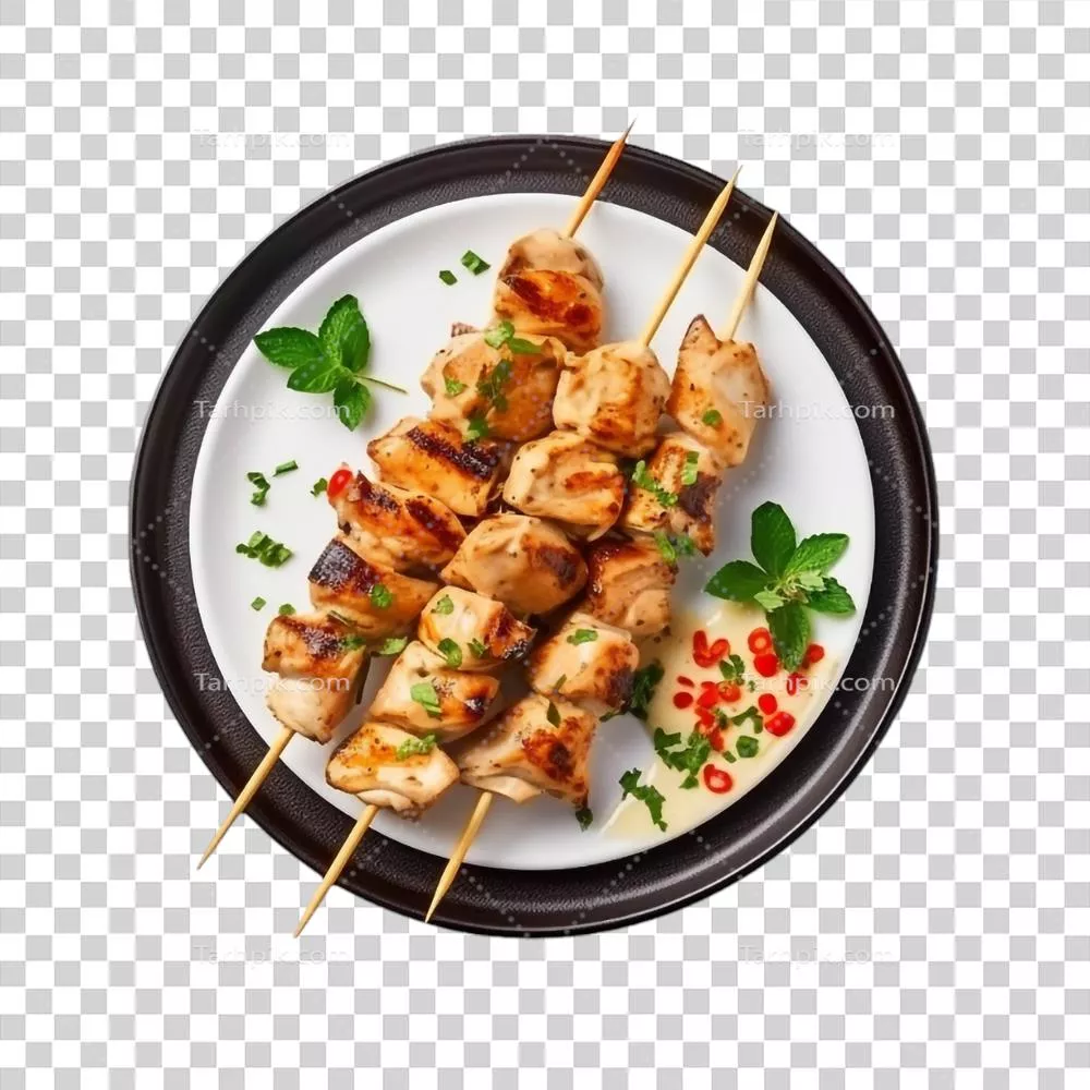 عکس دوربری سیخ کباب مرغ در یک ظرف بر روی پس‌زمینه شفاف