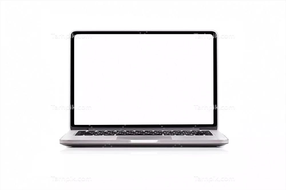 عکس لپتاپ کامپیوتری با صفحه نمایش خالی بر روی پسزمینه سفید