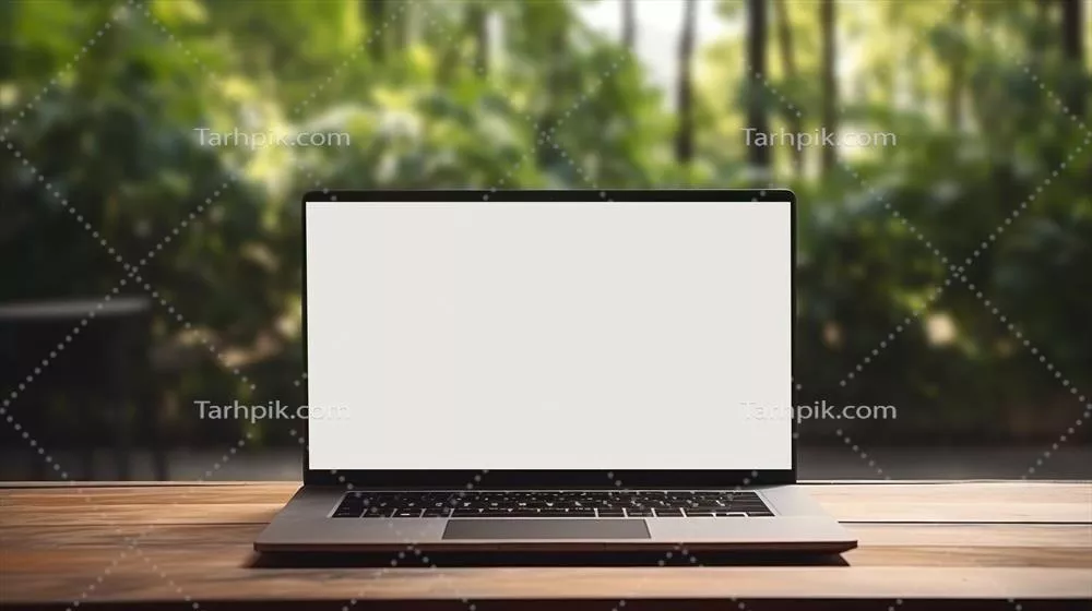 عکس پس‌زمینه طبیعی با لپ‌تاپ و صفحه‌نمایش خالی برای کار یا مطالعه