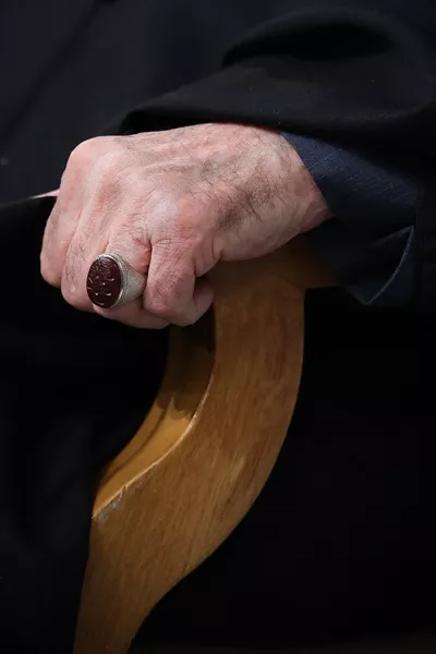 عکس دست آیت الله خامنه ای