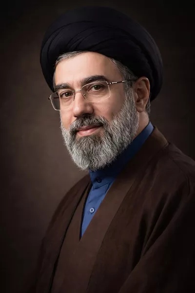 عکس نمای بغل چهره آیت الله خامنه ای