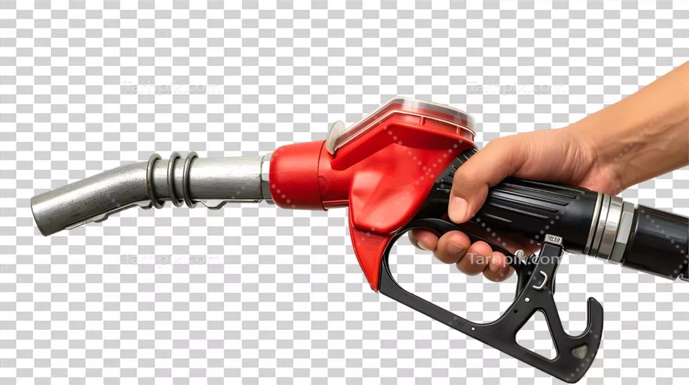 عکس دوربری دست گرفتن نازل سوخت در پس زمینه شفاف و بدون هیچ مزاحمتی