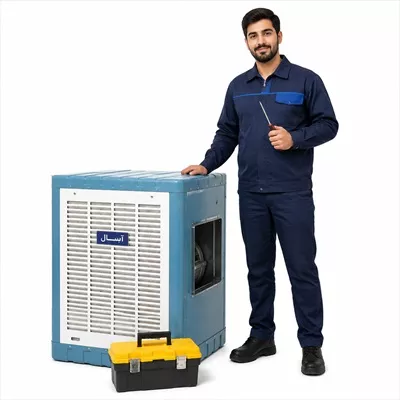 عکس تعمیرکار با جعبه ابزار کنار کولر