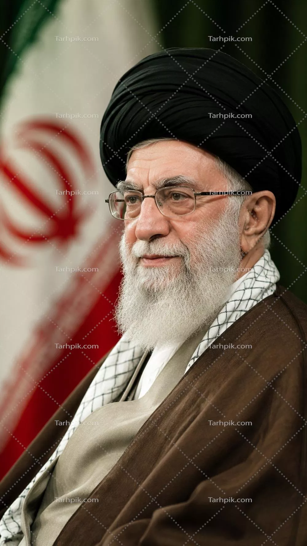 عکس آیت الله سید علی خامنه ای با پرچم ایران