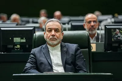عکس تصویر عباس عراقچی: بررسی نقش و تأثیر وی در دیپلماسی ایران