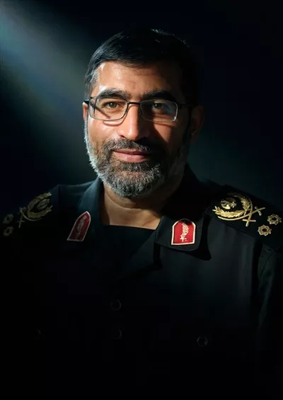 عکس شهید محمود باقری با تم تاریک