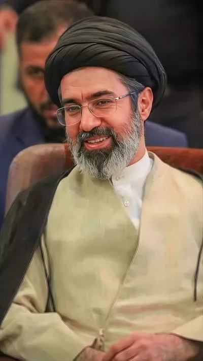 عکس پرتره جدید مجتبی خامنهای: نگاهی به چهره نسل جوان رهبری ایران