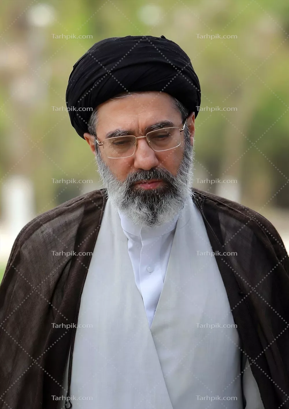 عکس سید مجتبی خامنهای: رهبر مذهبی و سیاسی با تأثیرگذاری در ایران و جهان اسلام
