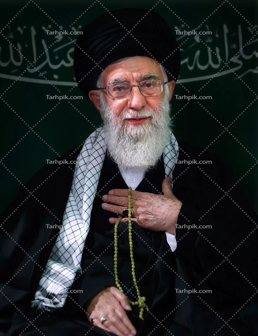 عکس رهبر شهید ایران در حال عزاداری محرم