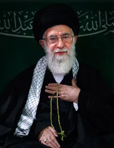عکس رهبر شهید ایران در حال عزاداری محرم