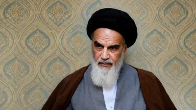 عکس امام خمینی: بنیانگذار جمهوری اسلامی ایران و رهبر نهضت اسلامی