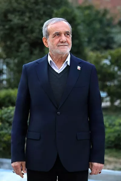 عکس دکتر پزشکیان: رئیس جمهوری و پیشرفت های سیاسی در ایران