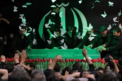 عکس مراسم بدرقه با پیکر رهبر شهید سیدعلی خامنه ای