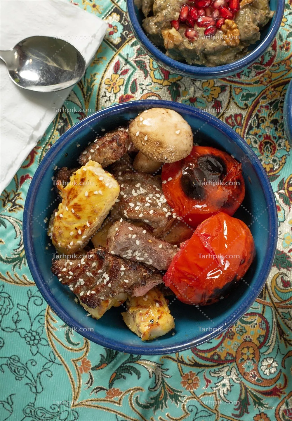 عکس کاسه کباب سنتی ایرانی از نمای بالا