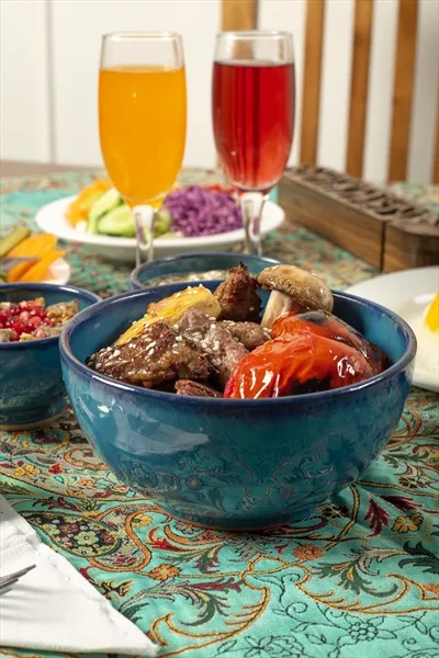عکس کاسه کباب اردبیلی: یک غذای محبوب و لذیذ ایرانی با گوشت و ادویهها