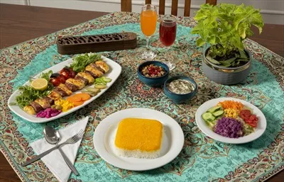 عکس کباب بختیاری و برنج کته روی سفره