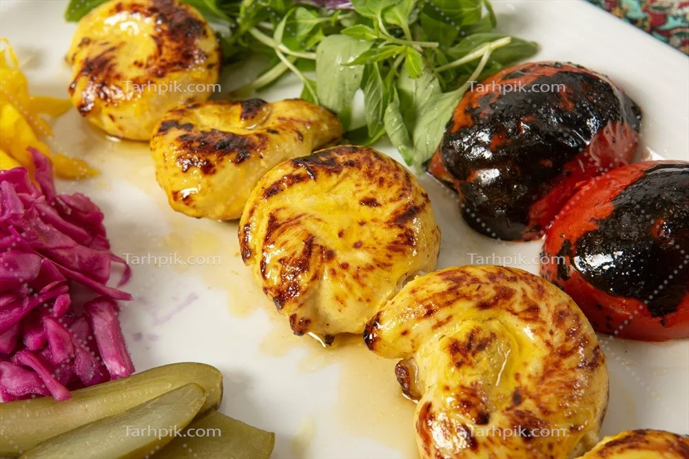 عکس جوجه کباب حلزونی با دورچین