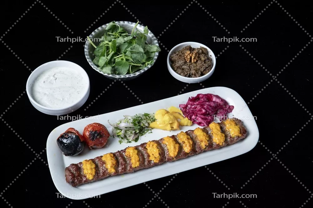 عکس کباب نگینی خوشمزه با دورچین