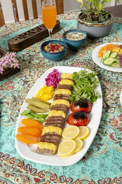 عکس کباب نگینی خوشمزه و پرطرفدار برای همه سلیقهها و مهمانیها