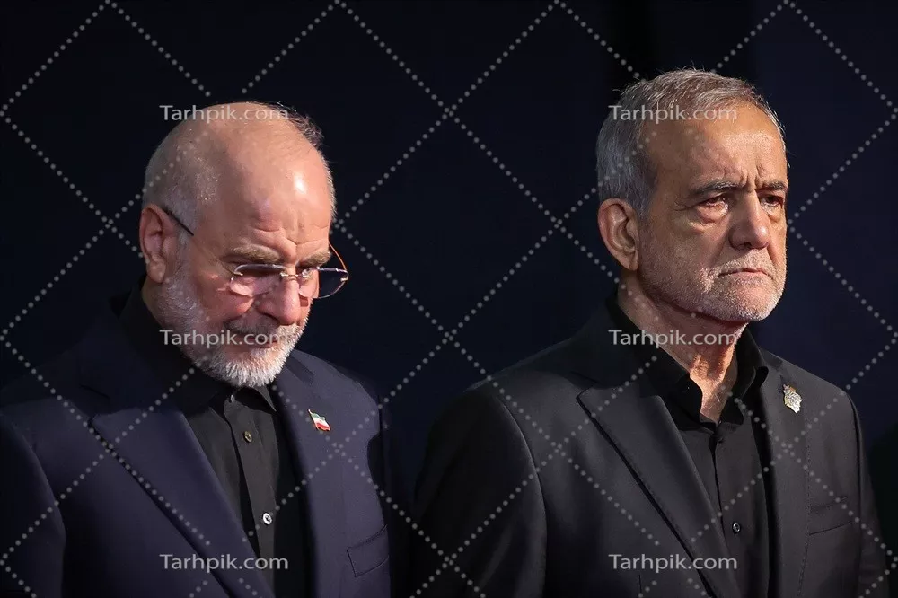 عکس مسعود پزشکیان و محمد باقر قالیباف در مراسم نماز میت شهید سید علی خامنه ای