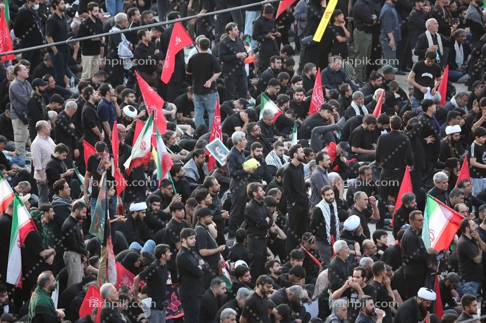 عکس مراسم نماز میت سید علی خامنه ای