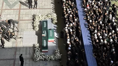 عکس مقام معظم رهبری امام خامنه‌ای: رهبری عمیق و تاثیرگذار در تاریخ معاصر ایران