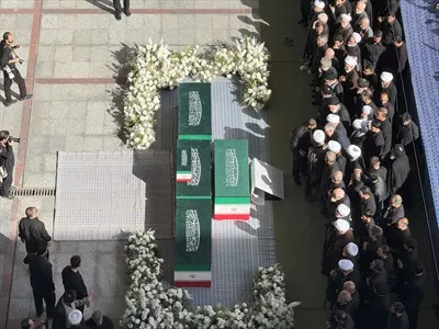 عکس امام خامنه‌ای و جایگاه ایشان در رهبری جمهوری اسلامی ایران